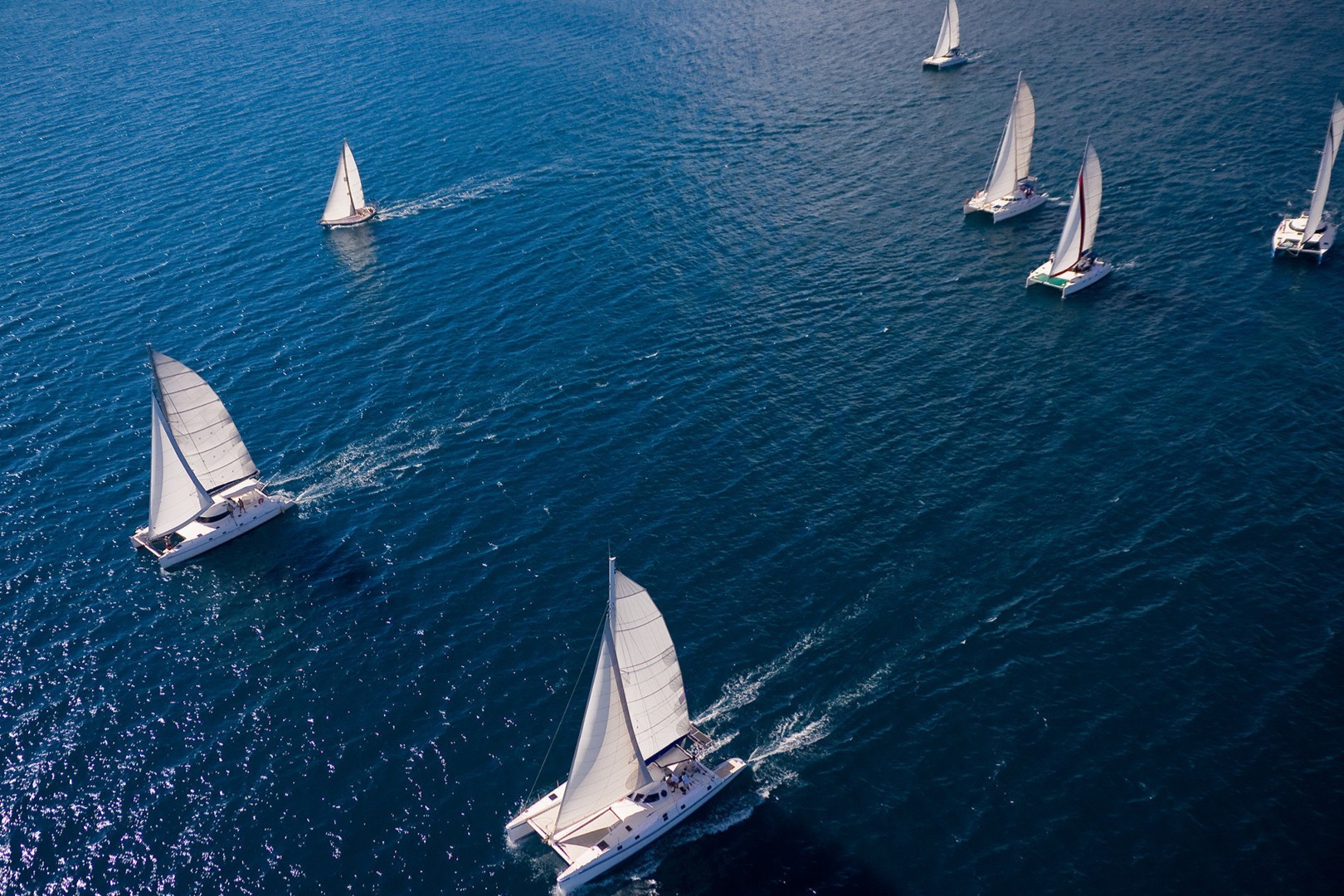 Crociera in catamarano in Sardegna: come organizzarla al meglio Crociera in catamarano in Sardegna: come organizzarla al meglio