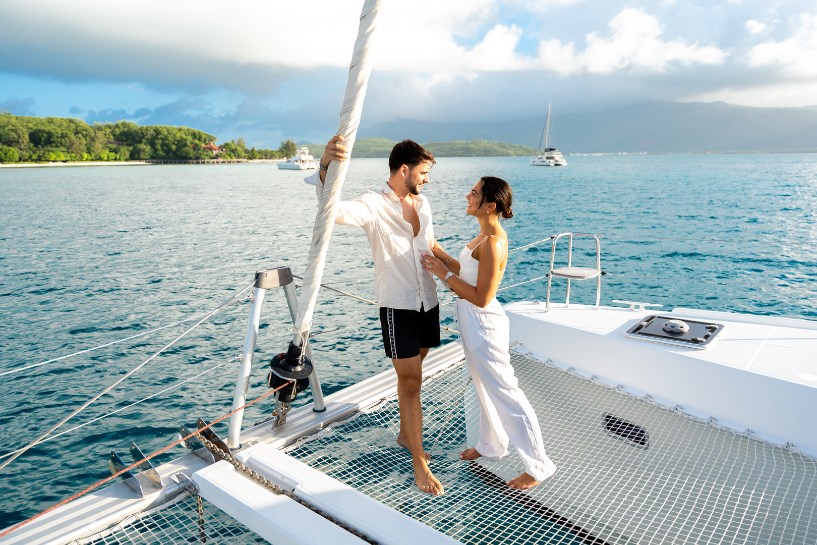 Catamarani a vela per la vacanza in Sardegna 2024: il trend irrinunciabile
